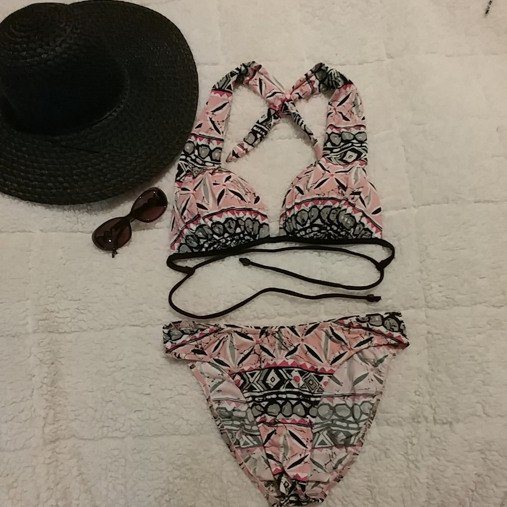 Venus size 8 bottom D top